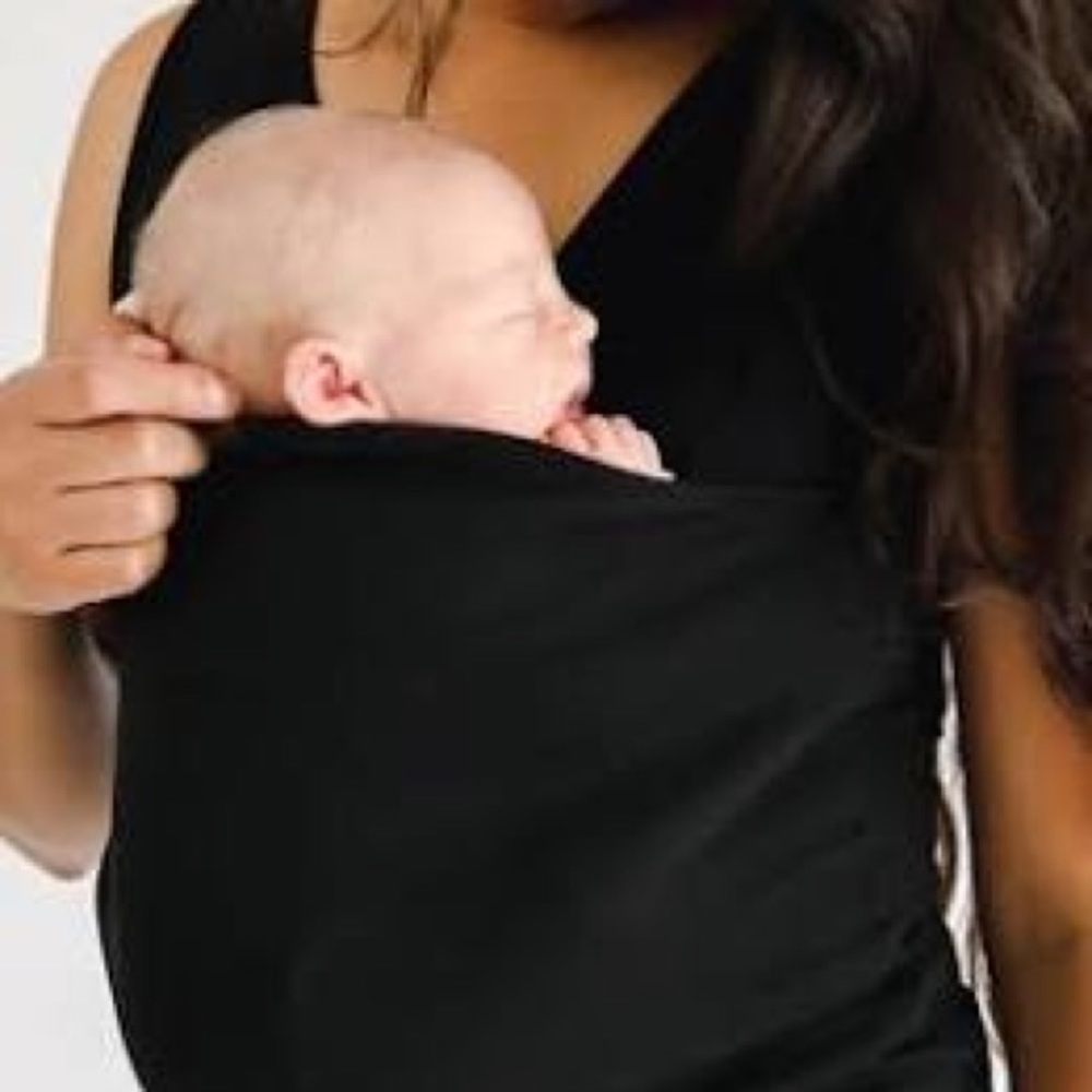 Lalabu Sooth Shirt for baby wearing